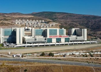 İzmir Şehir Hastanesinde 2 ayda 250 bin hastaya poliklinik hizmeti verildi