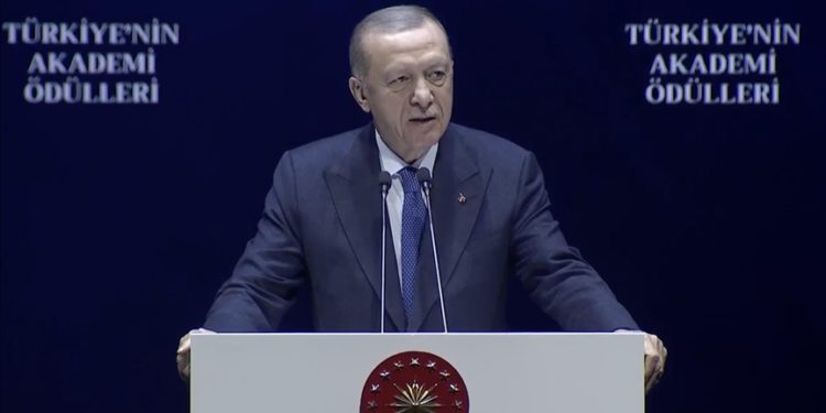 CANLI: Cumhurbaşkanı Erdoğan konuşuyor