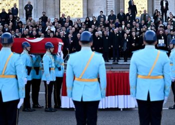 Eski bakanlardan Yaşar Okuyan için Meclis’te cenaze töreni düzenlendi