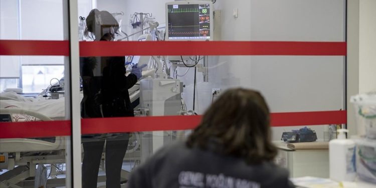 Yoğun bakımlarda “mevsimsel” etkiyle doluluk yaşanıyor