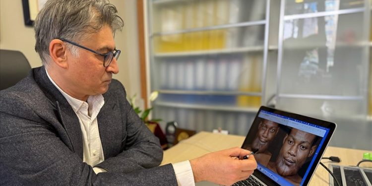 Gabonlu hastanın çenesindeki devasa tümör Türkiye’de 10 saatte temizlendi