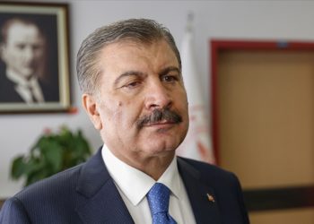 Sağlık Bakanı Koca'dan "X hastalığı" paylaşımı: Gerçek hayatta karşılığı yok