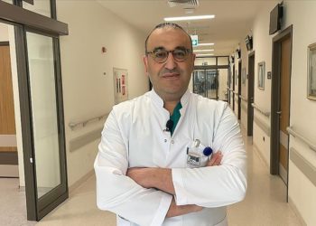 Sıvı diz protezi tedavisiyle kireçlenmeye ameliyatsız çözüm