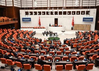 Türk askerinin Aden Körfezi’ndeki görev süresi uzatıldı