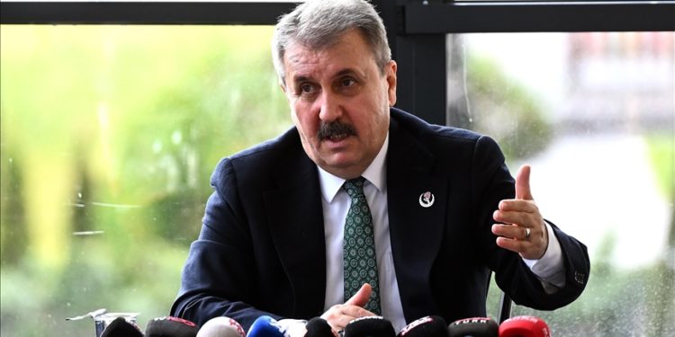 BBP Genel Başkanı Destici, Meclis’te basın mensuplarıyla bir araya geldi