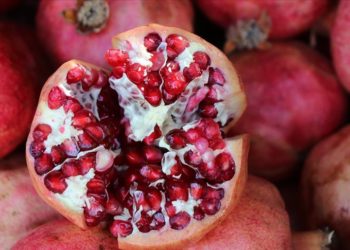 Siirt’te hasadı yapılan Zivzik narının satışına başlandı