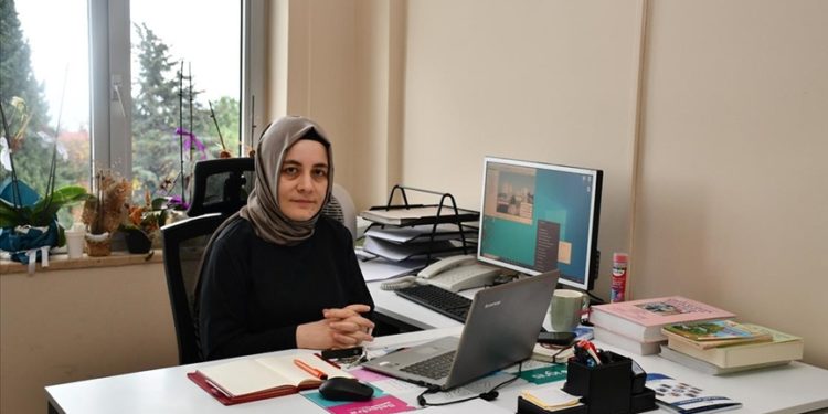 Çocukları kumar gibi riskli davranışlardan korumak için dijital okuryazarlık önemlidir