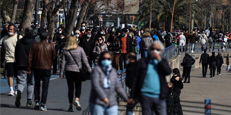 Artan enfeksiyonları engellemek için hijyen, sosyal mesafe ve maske kuralına uyulmalı