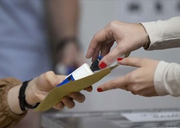 Seçime katılacak siyasi partilerin oy pusulasındaki yerleri kurayla belirlenecek