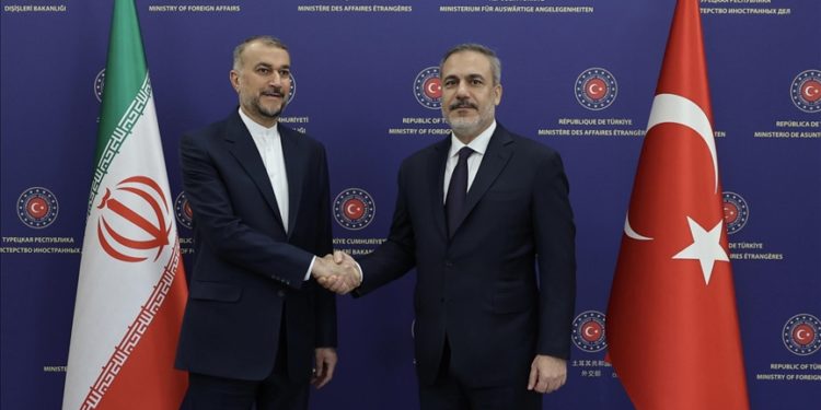 Dışişleri Bakanı Fidan, İran Dışişleri Bakanı Abdullahiyan'la telefonda görüştü