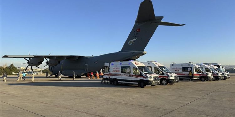 Sağlık Bakanlığı bu yıl Gazze’den 292 kişiyi tedavi için Türkiye’ye getirdi
