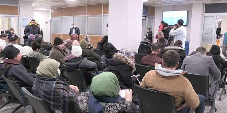 Hastanelerde yoğunluğa neden olan grip vakalarına karşı uzmanlardan tedbir çağrısı