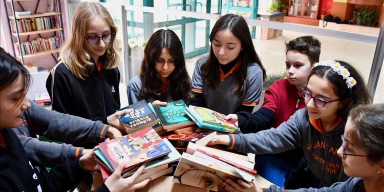 “Dedektif” öğrenciler iyiliğin izini sürüyor