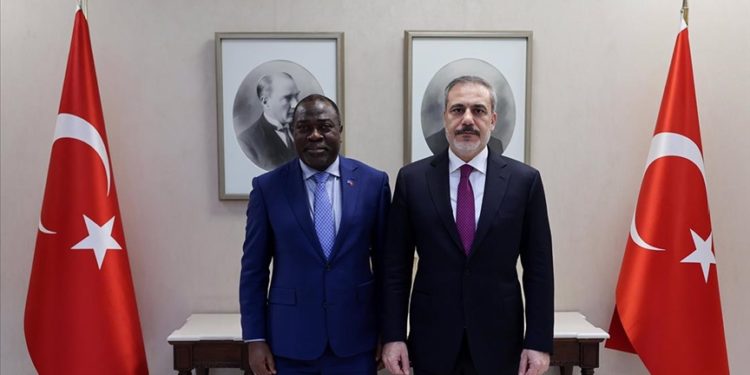 Dışişleri Bakanı Fidan, BM Türkiye Mukim Koordinatörü Ahonsi'yi kabul etti