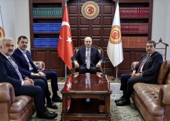 TBMM Başkanı Kurtulmuş, İBB Başkan Adayı Kurum'u kabul etti