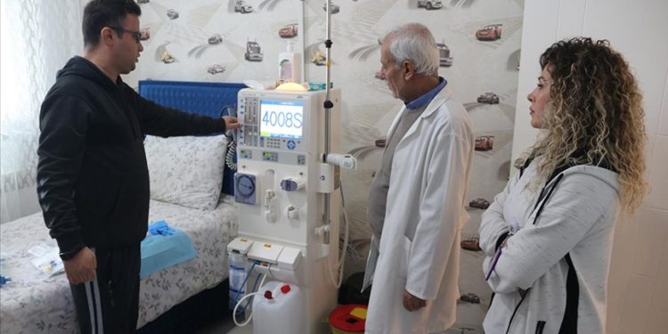 Diyarbakır’da diyaliz hastalarına ev konforunda tedavi imkanı başladı
