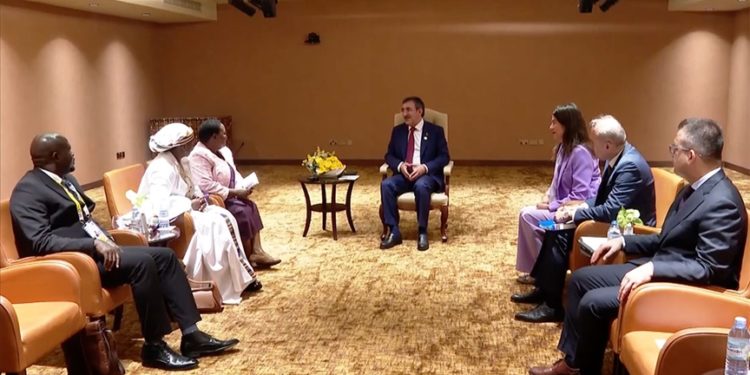 Cumhurbaşkanı Yardımcısı Yılmaz, Küba Devlet Başkan Yardımcısı Mesa ve Uganda Başbakanı Nabbanja ile görüştü