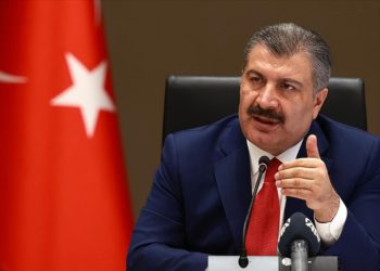 Sağlık Bakanı Koca'dan videolu "Heimlich manevrası" paylaşımı