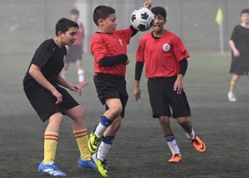 Edirne’de daha önce spor yapmamış çocuklar “Mahalle Ligi”nde sporla tanışıyor