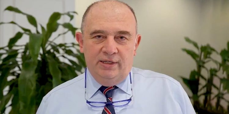 Prof. Dr. Ateş Kara'dan üst solunum yolu enfeksiyonlarına karşı uyarı