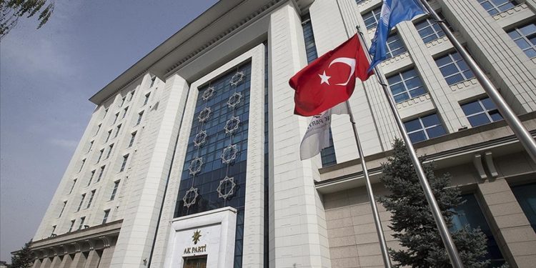 AK Parti'de aday adaylığı başvuruları 31 Ocak'a kadar uzatıldı