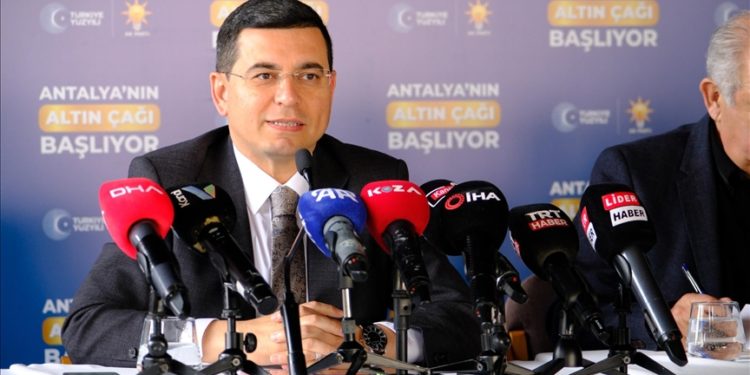 Cumhur İttifakı’nın Antalya Büyükşehir Belediye Başkan Adayı Tütüncü, projelerini anlatt