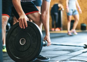 Artan görsellik algısıyla bilinçsizce yapılan ağır sporlar sağlıktan ediyor