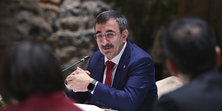 Cumhurbaşkanı Yardımcısı Yılmaz, yarın İngiltere'ye gidecek