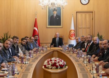 TBMM Başkanı Kurtulmuş, Anadolu Sivil Toplum Platformu temsilcilerini kabul etti