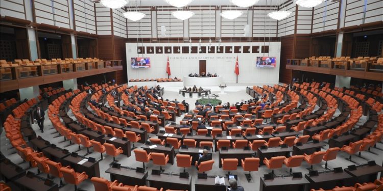 8. Yargı Paketinin ilk 14 maddesi TBMM Adalet Komisyonunda kabul edildi