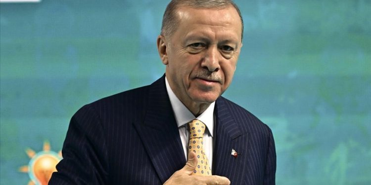 Kimsenin bizi kendi kısır tartışmaları içine çekmesine izin vermeyiz