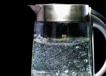 Araştırma: Musluk suyunu kaynatmak, mikroplastiklerin zararlı etkilerini azaltabilir