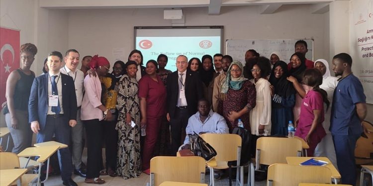 Türk hekimleri, Gambiya’da anne ve bebek ölüm oranlarının düşürülmesi için kolları sıvadı