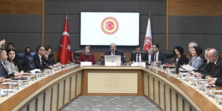 Sağlık alanında düzenlemeler içeren kanun teklifi Komisyonda