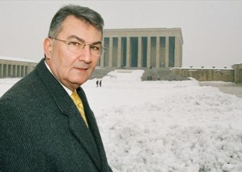 Deniz Baykal’ın vefatının üzerinden 1 yıl geçti