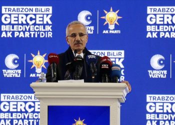 Samsun, Sarp’ın ve Trabzon’un da içinde bulunduğu hızlı tren proje çalışmalarını bu sene başlatıyoruz