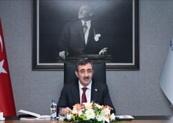 ‘Enflasyonla mücadele ederken büyümeyi de sürdürüyoruz, sürdüreceğiz’