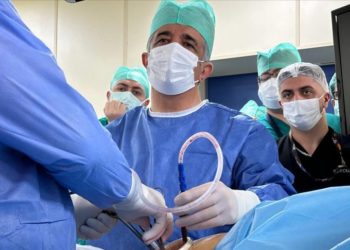 Erzurum’da düzenlenen “kapalı yöntemle yemek borusu ameliyatı” eğitimi sona erdi