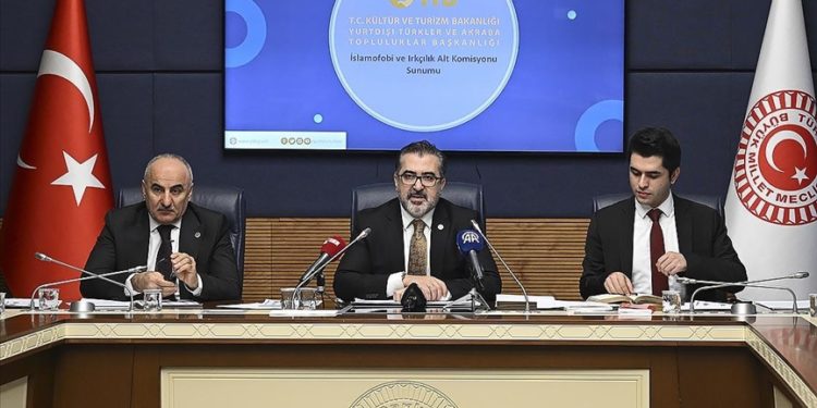 TBMM İnsan Haklarını İnceleme Komisyonu İslamofobi ve Irkçılık İnceleme Alt Komisyonu toplandı