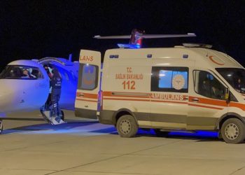 Kars'ta solunum sıkıntısı yaşayan prematüre bebek, ambulans uçakla Van'a götürüldü