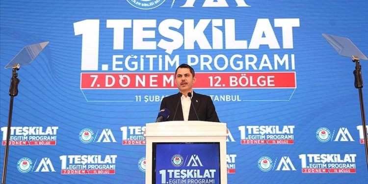 İBB Başkan adayı Kurum, Eğitim-Bir-Sen üyeleriyle bir araya geldi