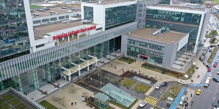 Kocaeli Şehir Hastanesinde günlük ortalama 5 bin acil ve poliklinik hizmeti verildi
