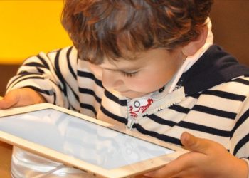 Teknoloji bağımlılığı çocukların uyku düzeni ve beslenme alışkanlıklarını olumsuz etkiliyor