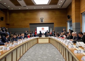 Emekli bayram ikramiyesini 3 bin liraya yükselten düzenlemeyi de içeren 8. Yargı Paketi Komisyonda kabul edildi