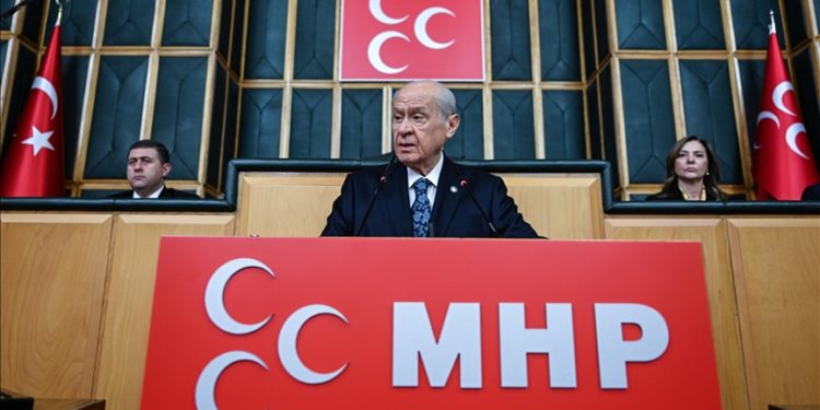 ‘Yerel yönetimler zilletin ayak bağlarından mutlaka kurtarılacaktır’