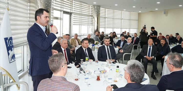 İstanbul’un sanayisini her daim ayakta tutmak zorundayız