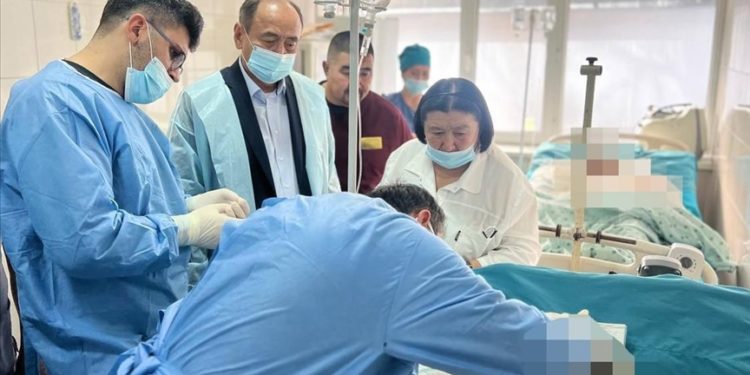 Kırgızistan'da yangında ağır yaralanan 2 kişi Türkiye'ye nakledilecek