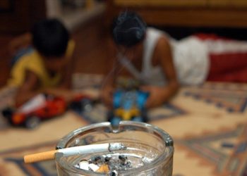 Sigara dumanına maruz kalmak çocuklarda astım ve alerji riskini 2 ila 4 kat artırıyor