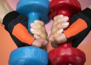 Kadınlar düzenli egzersizin faydalarını erkeklerden daha fazla görüyor