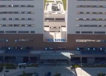 Sağlık Bakanı Koca, ameliyata ikna edilen hastanın duygularını anlattığı videoyu paylaştı